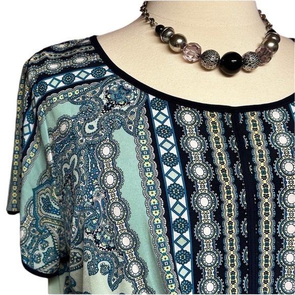 Roz & Ali Short Sleeved Blue Blouse 2X - Picture 2 of 6